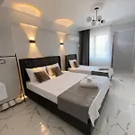 Bavella House מלון